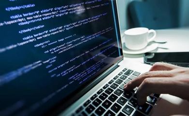 中國最小黑客汪正揚 8歲學編程，用鍵盤敲出不一樣童年